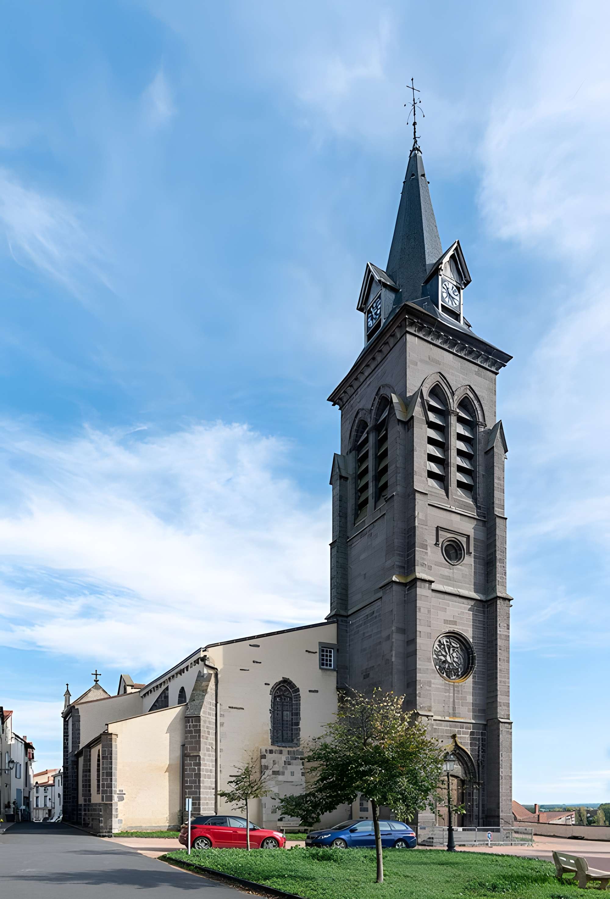 Église Saint-Étienne de Maringues