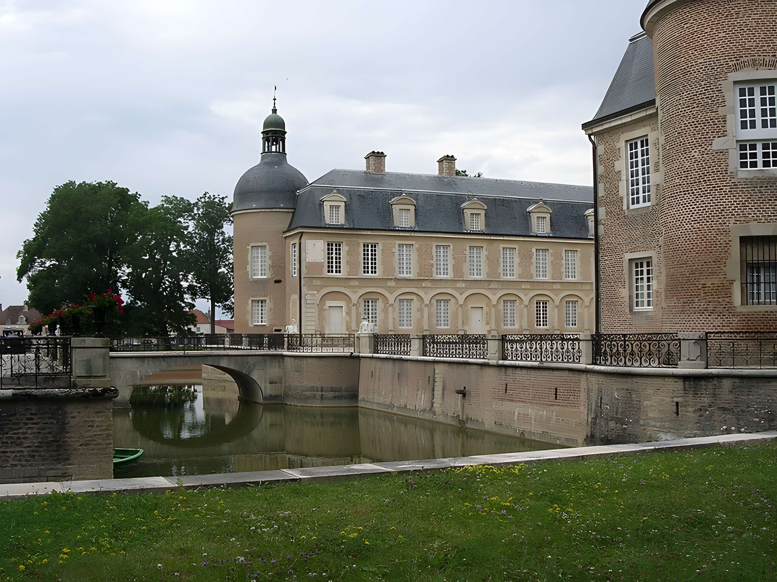 Château de Pierre-de-Bresse