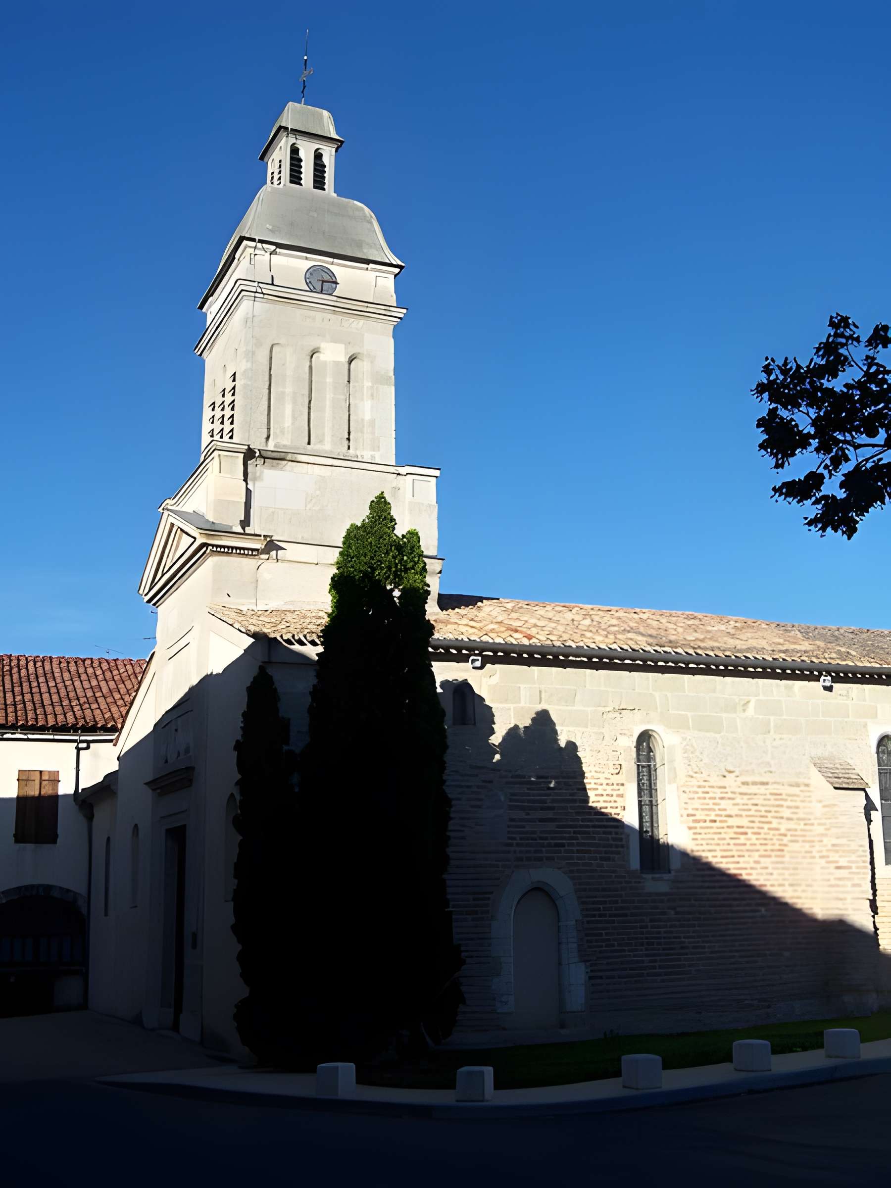 Église Saint-Eutrope d'Allemans-du-Dropt