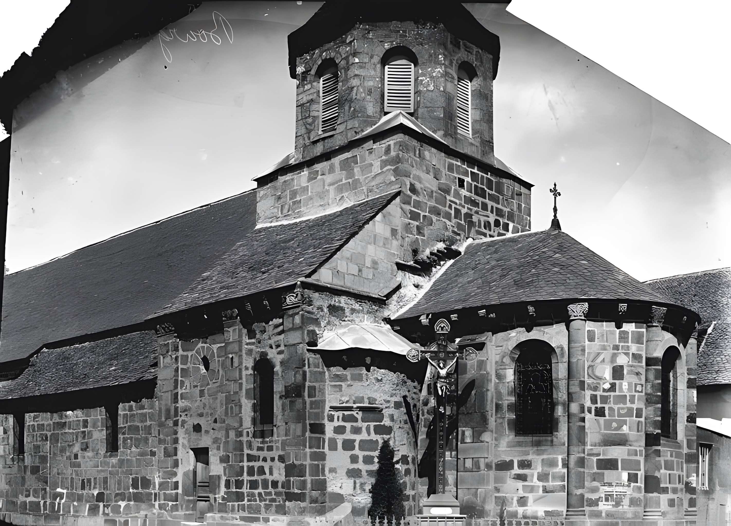 Église Saint-Fargheon de Bourg-Lastic