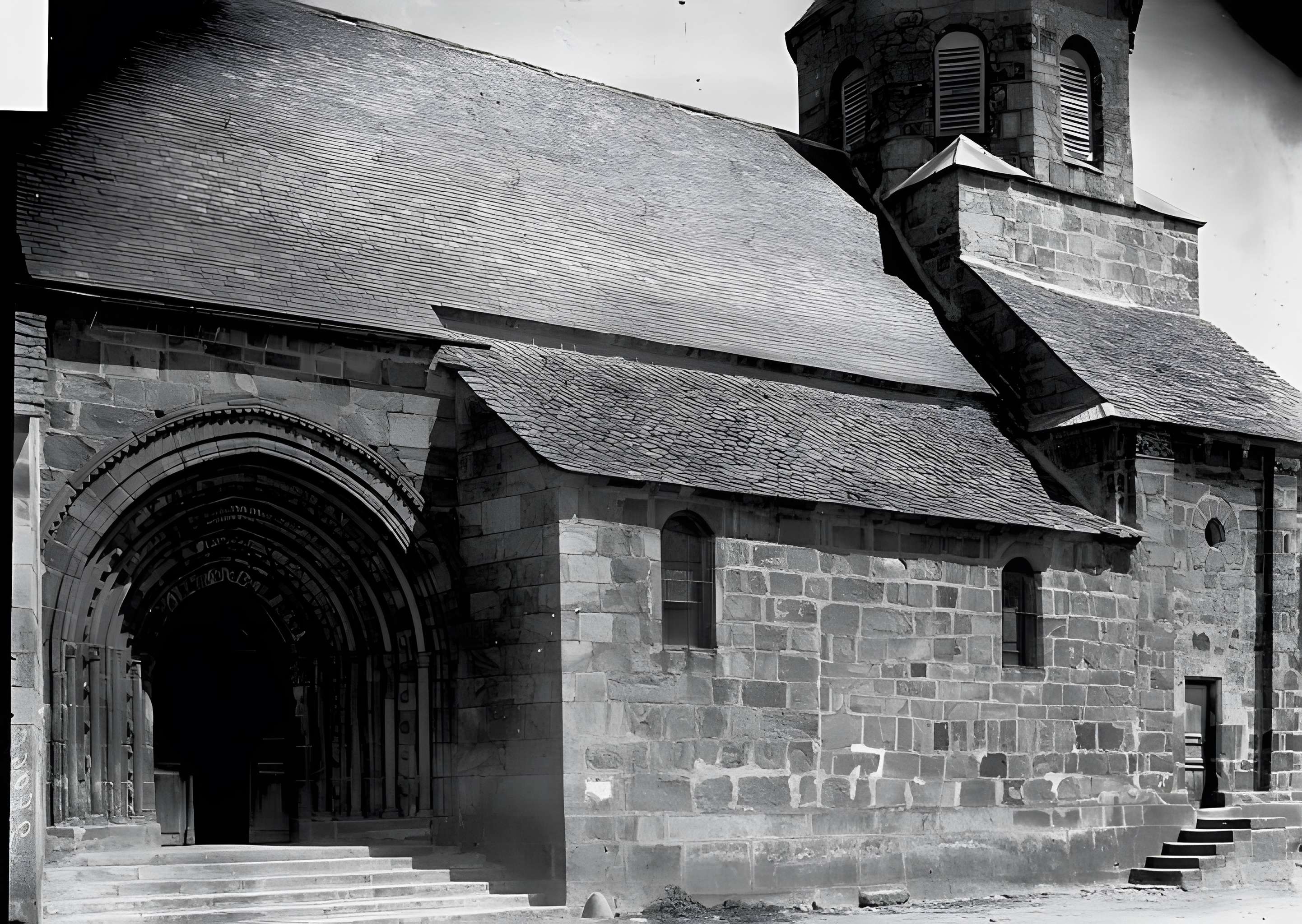 Église Saint-Fargheon de Bourg-Lastic