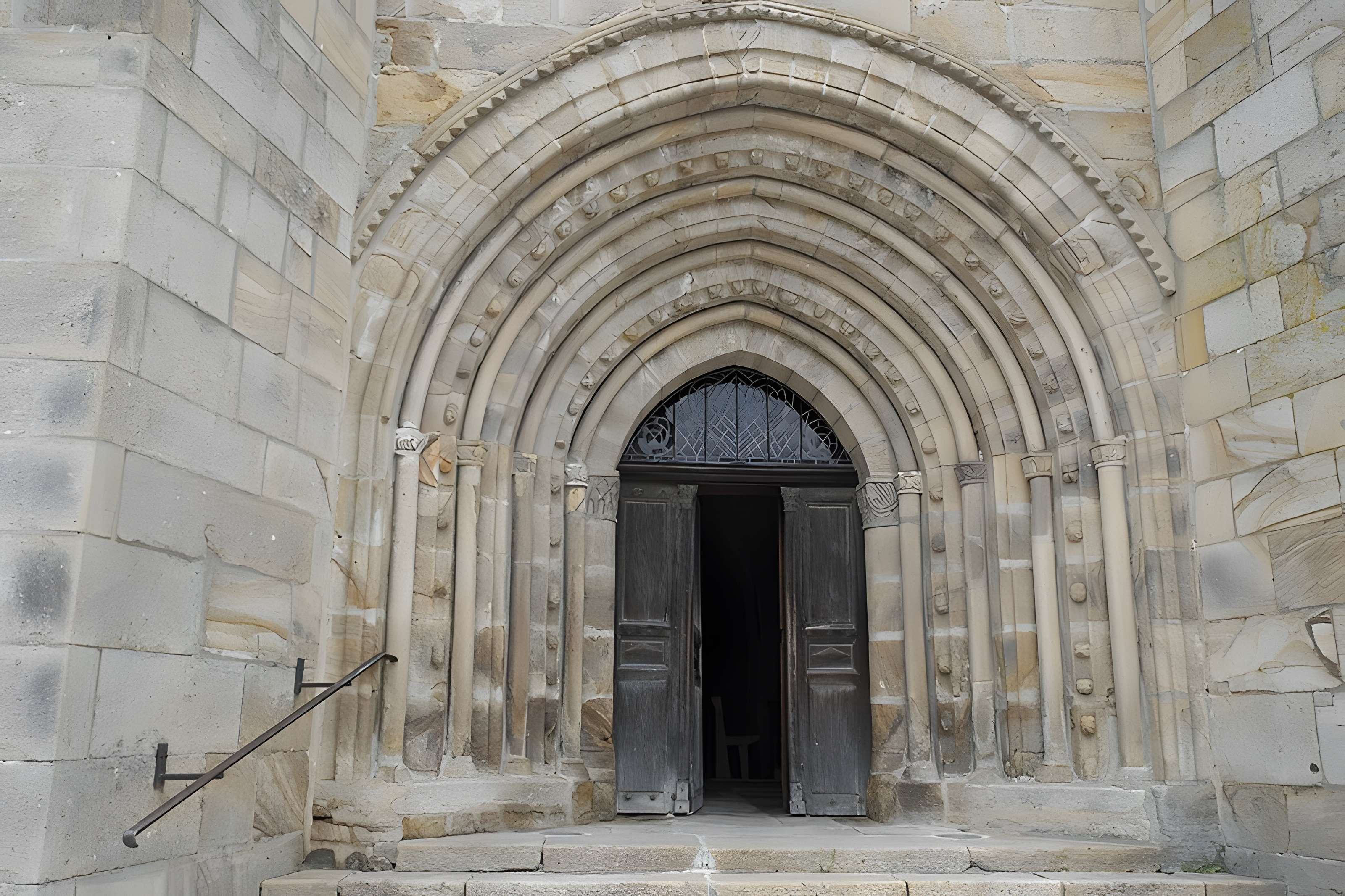Église Saint-Fargheon de Bourg-Lastic