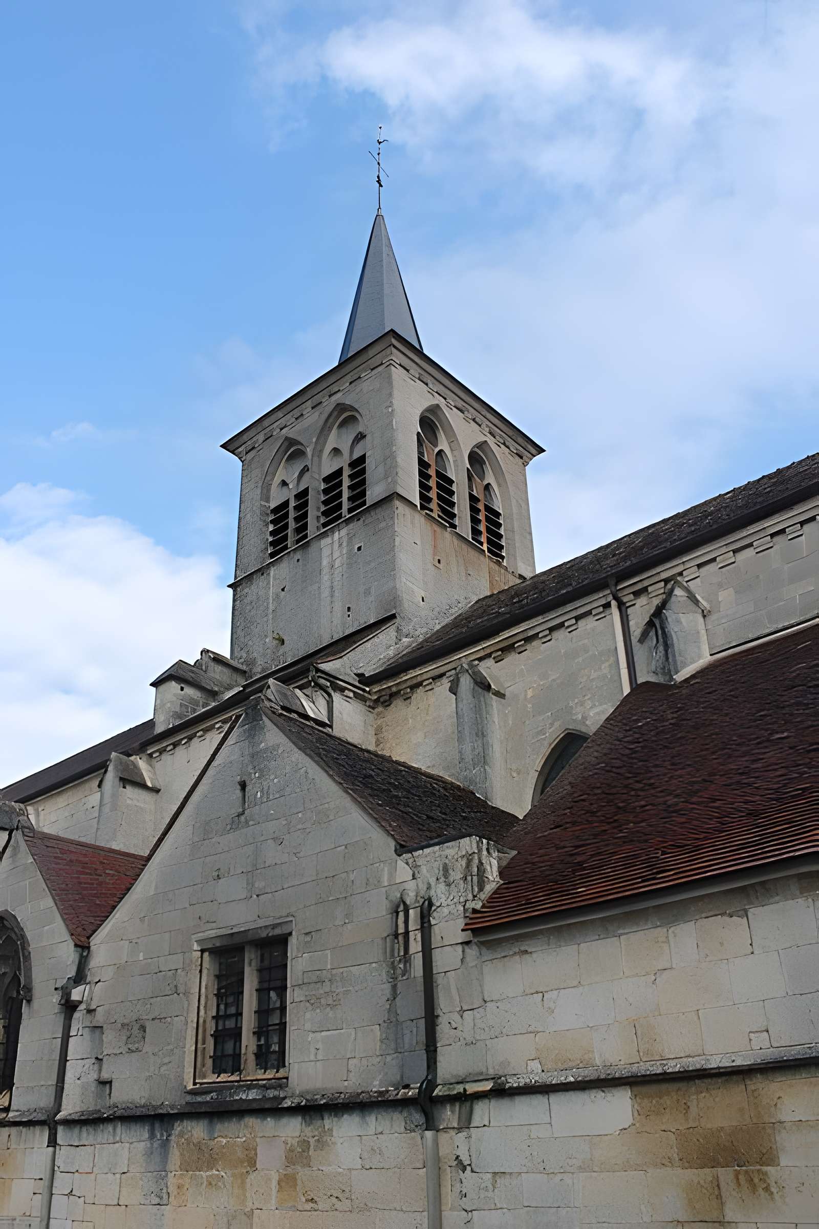 Église Saint-Genest de Flavigny-sur-Ozerain