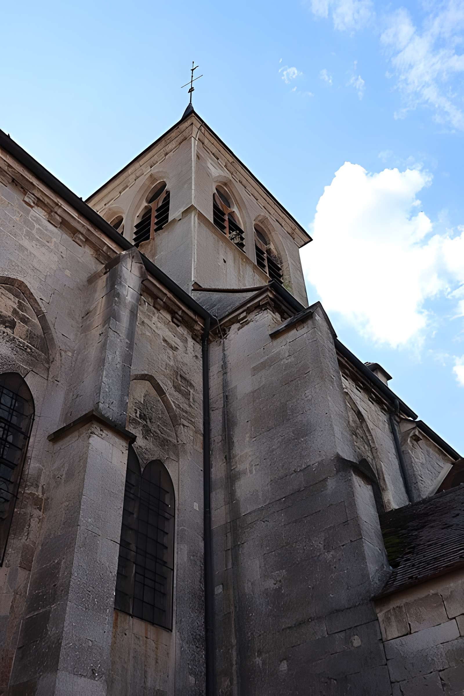 Église Saint-Genest de Flavigny-sur-Ozerain