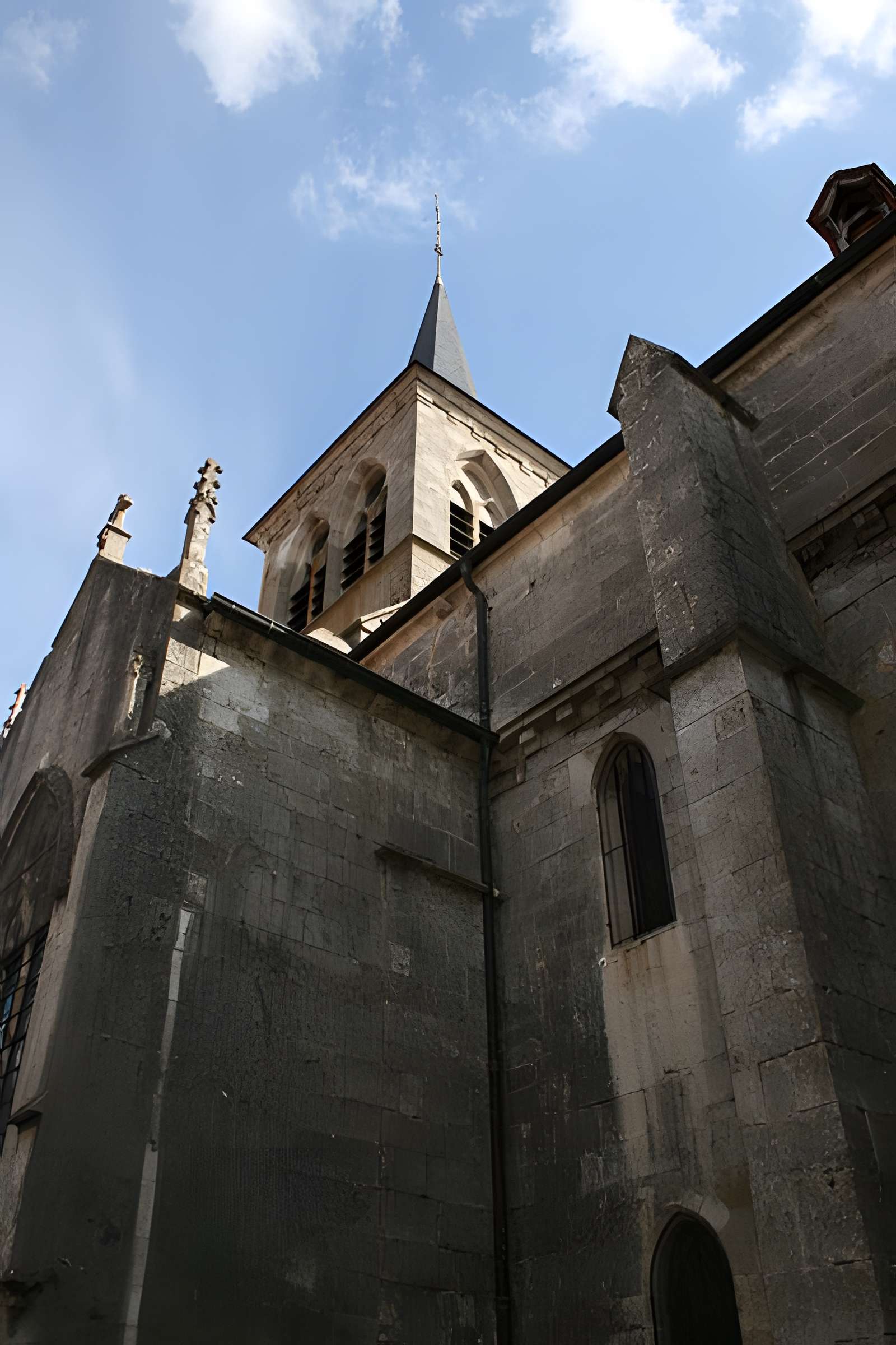 Église Saint-Genest de Flavigny-sur-Ozerain