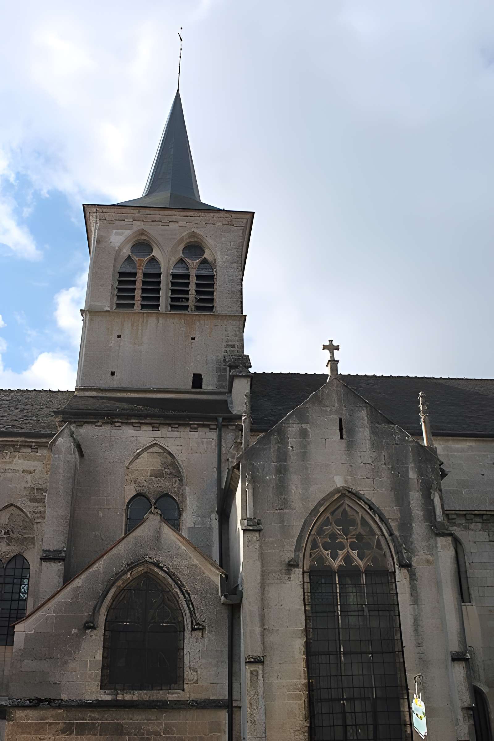 Église Saint-Genest de Flavigny-sur-Ozerain