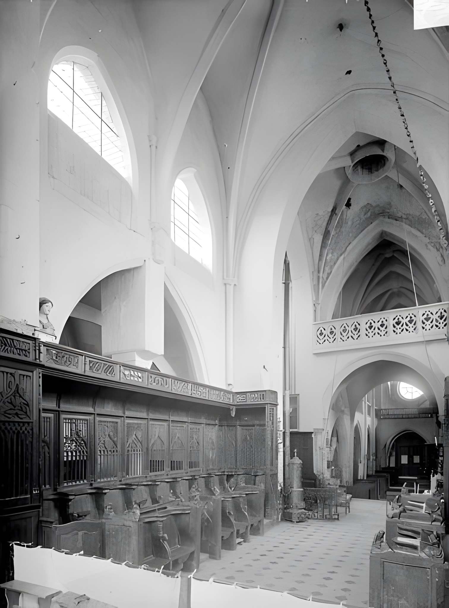 Église Saint-Genest de Flavigny-sur-Ozerain