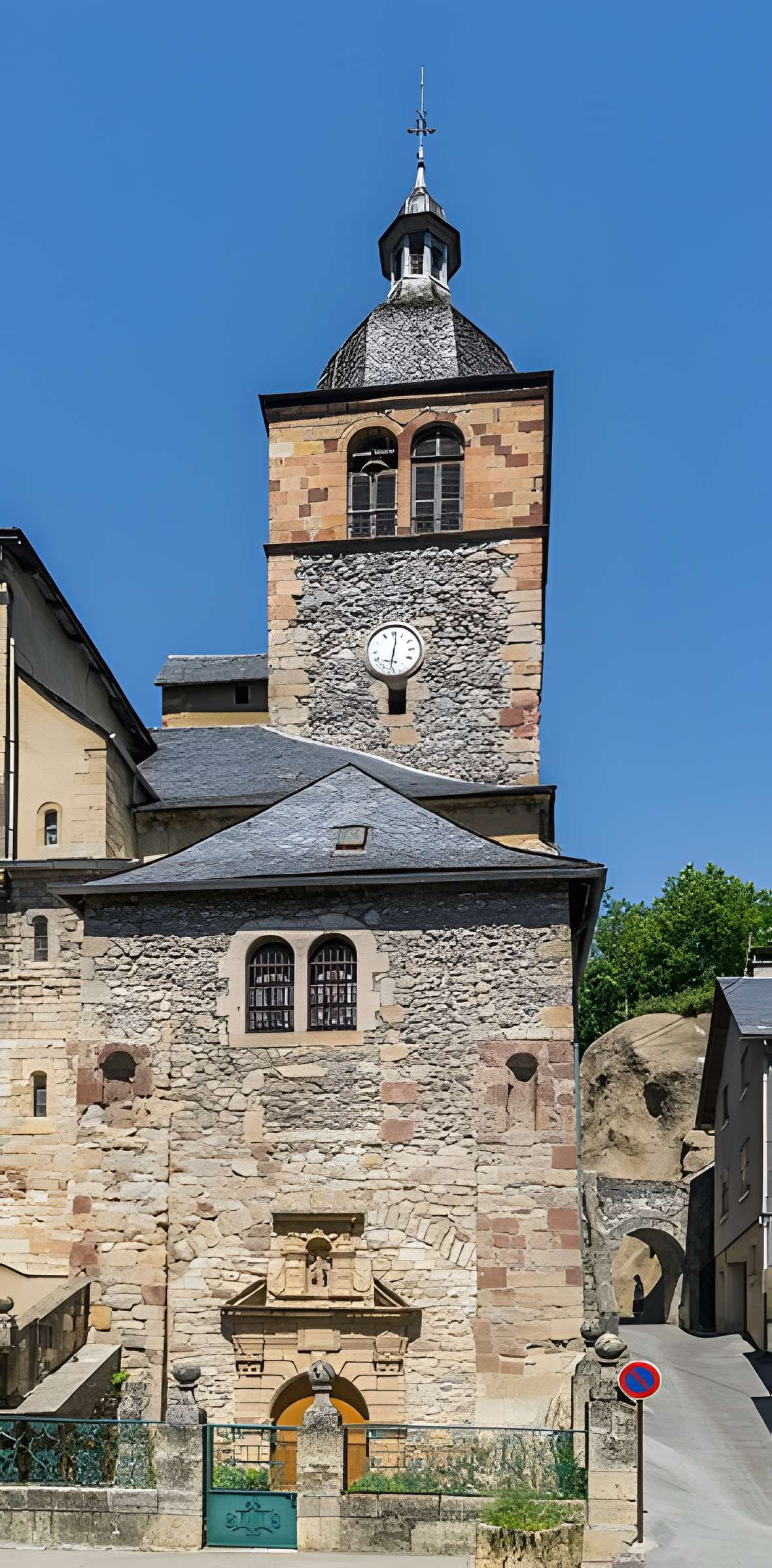 Église Saint-Geniez de Saint-Geniez-d'Olt
