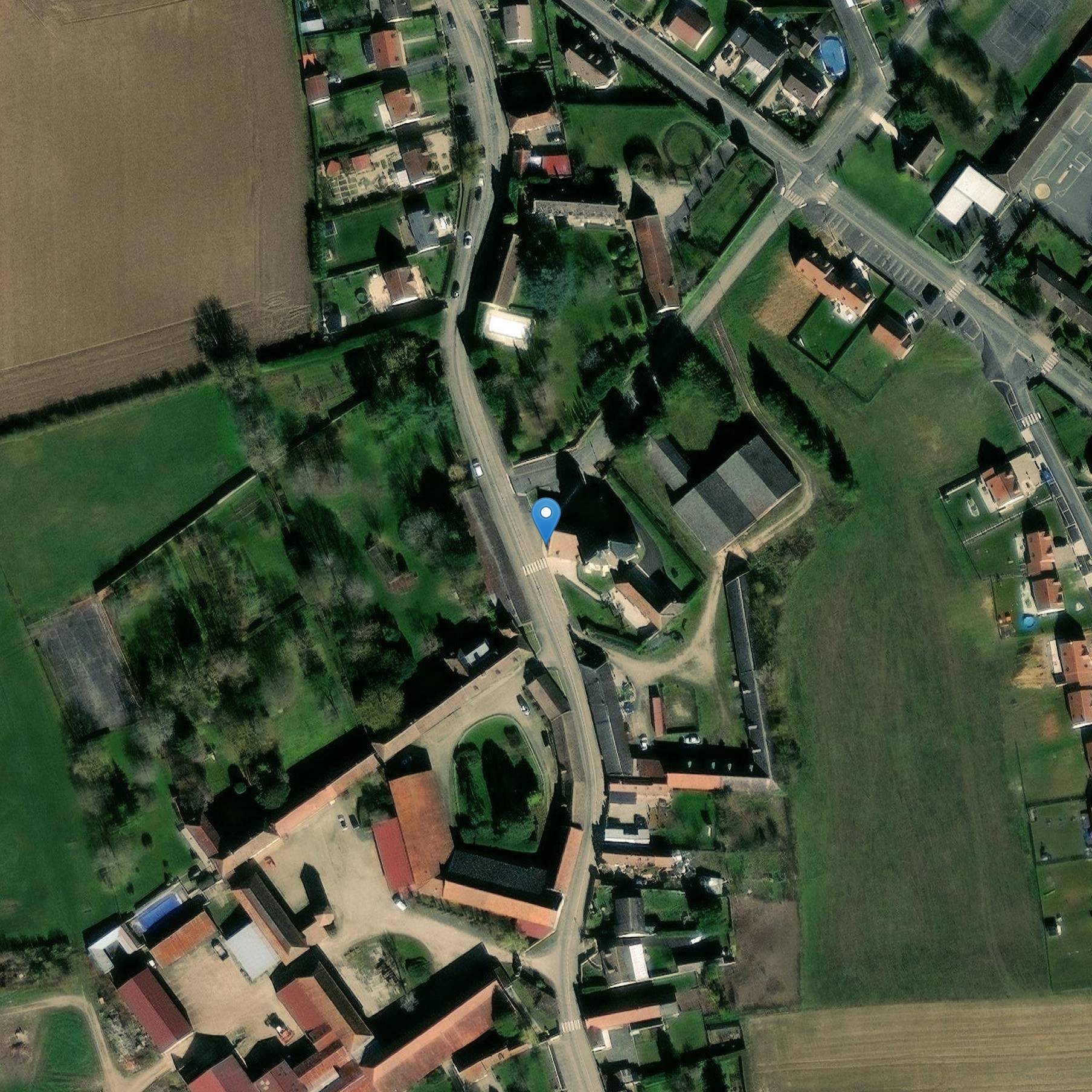 Photo de Kirche Saint-Denis d'Avrigny