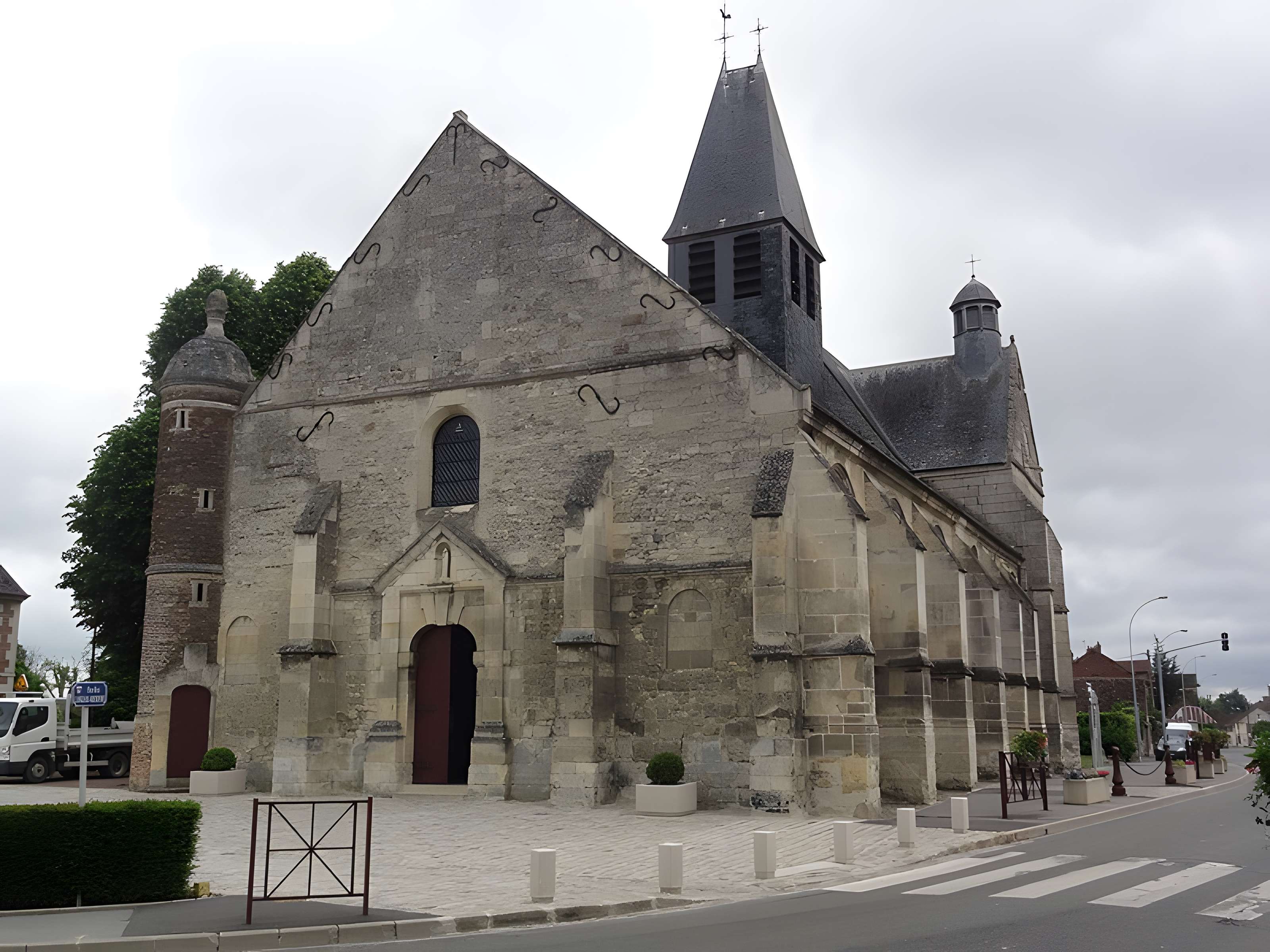 Église Saint-Georges de Chevrières