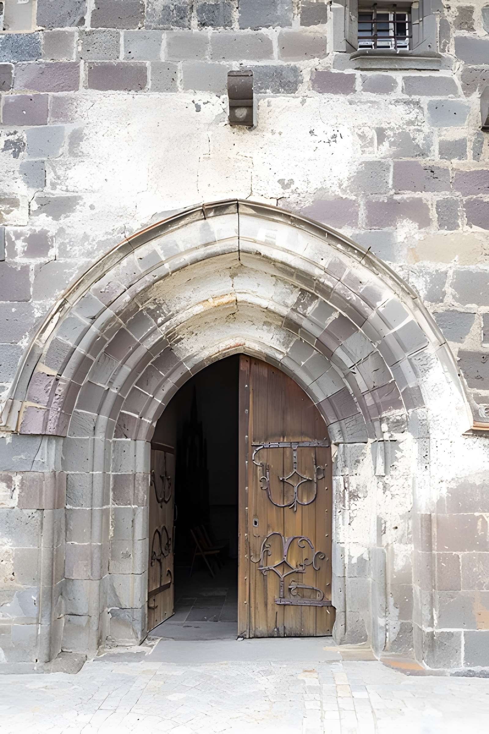 Église Saint-Georges de Compains
