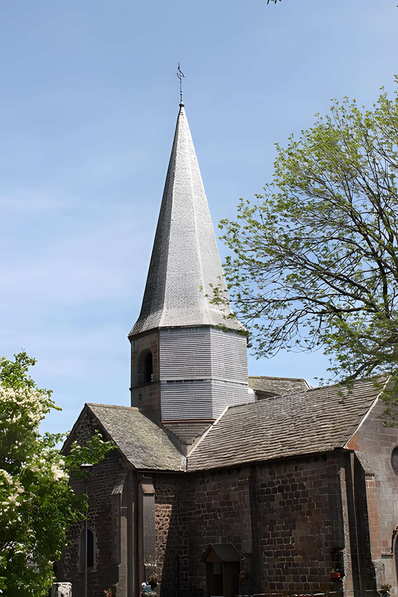 Église Saint-Georges de Compains