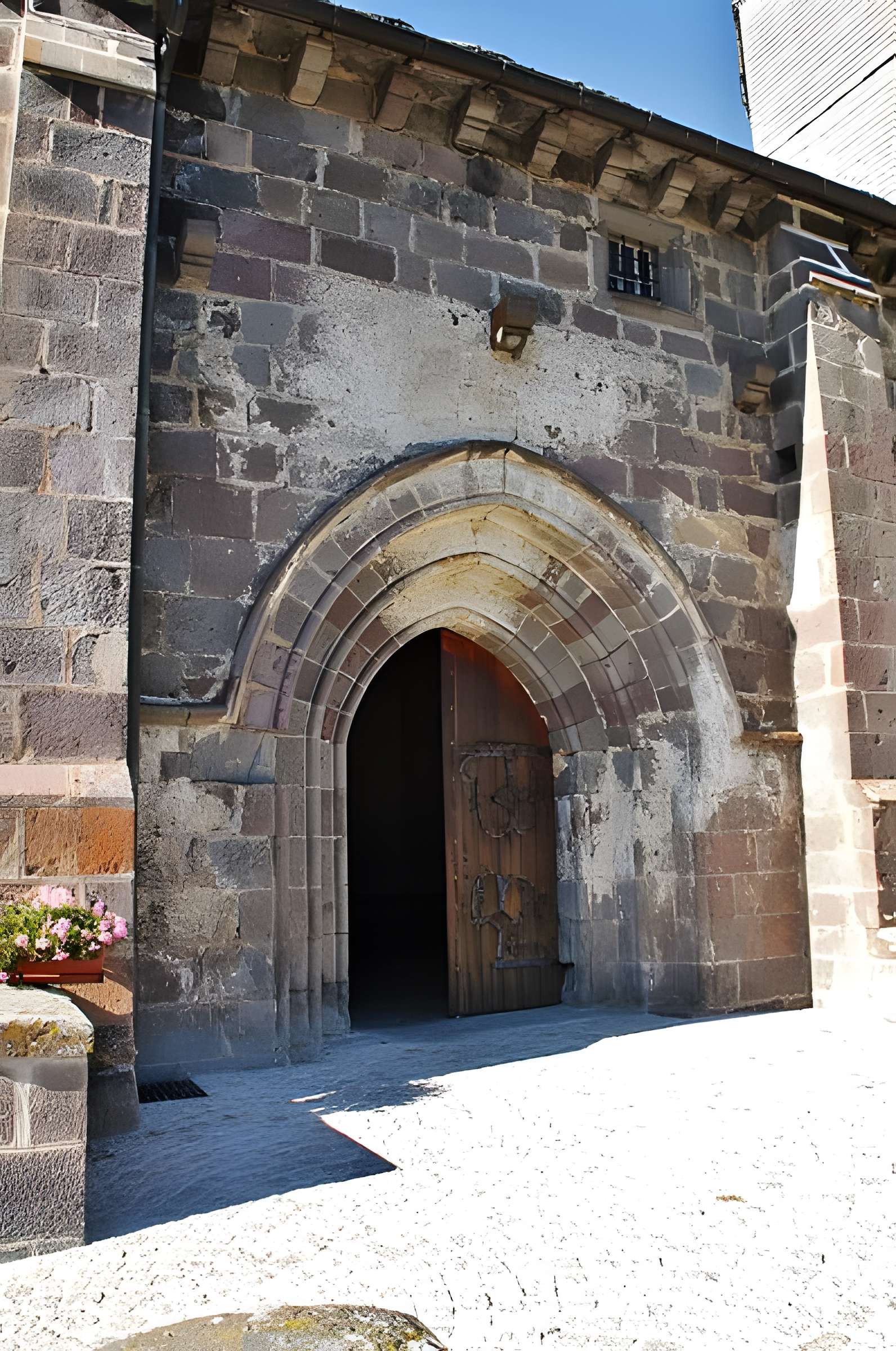 Église Saint-Georges de Compains