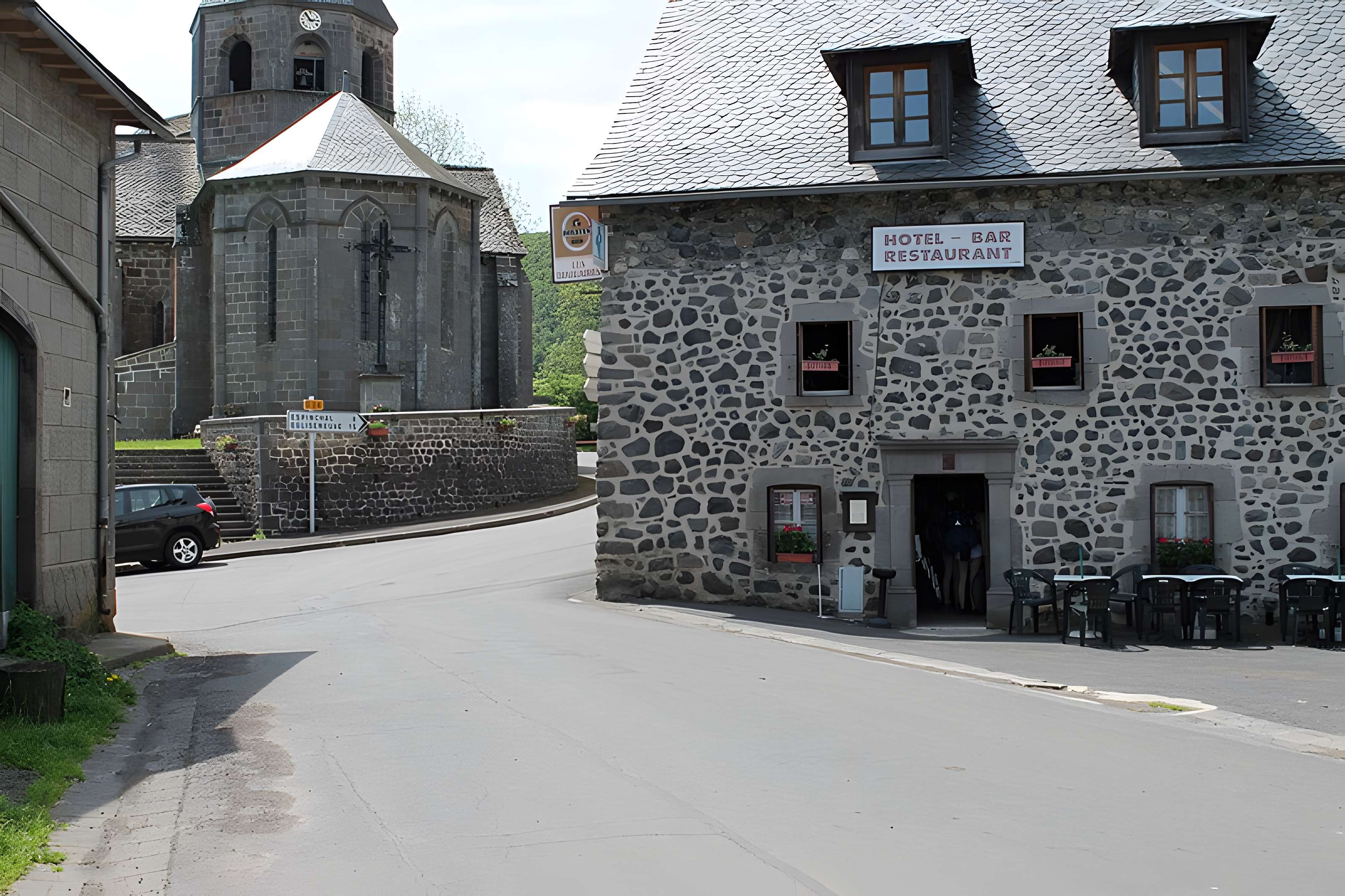 Église Saint-Georges de Compains