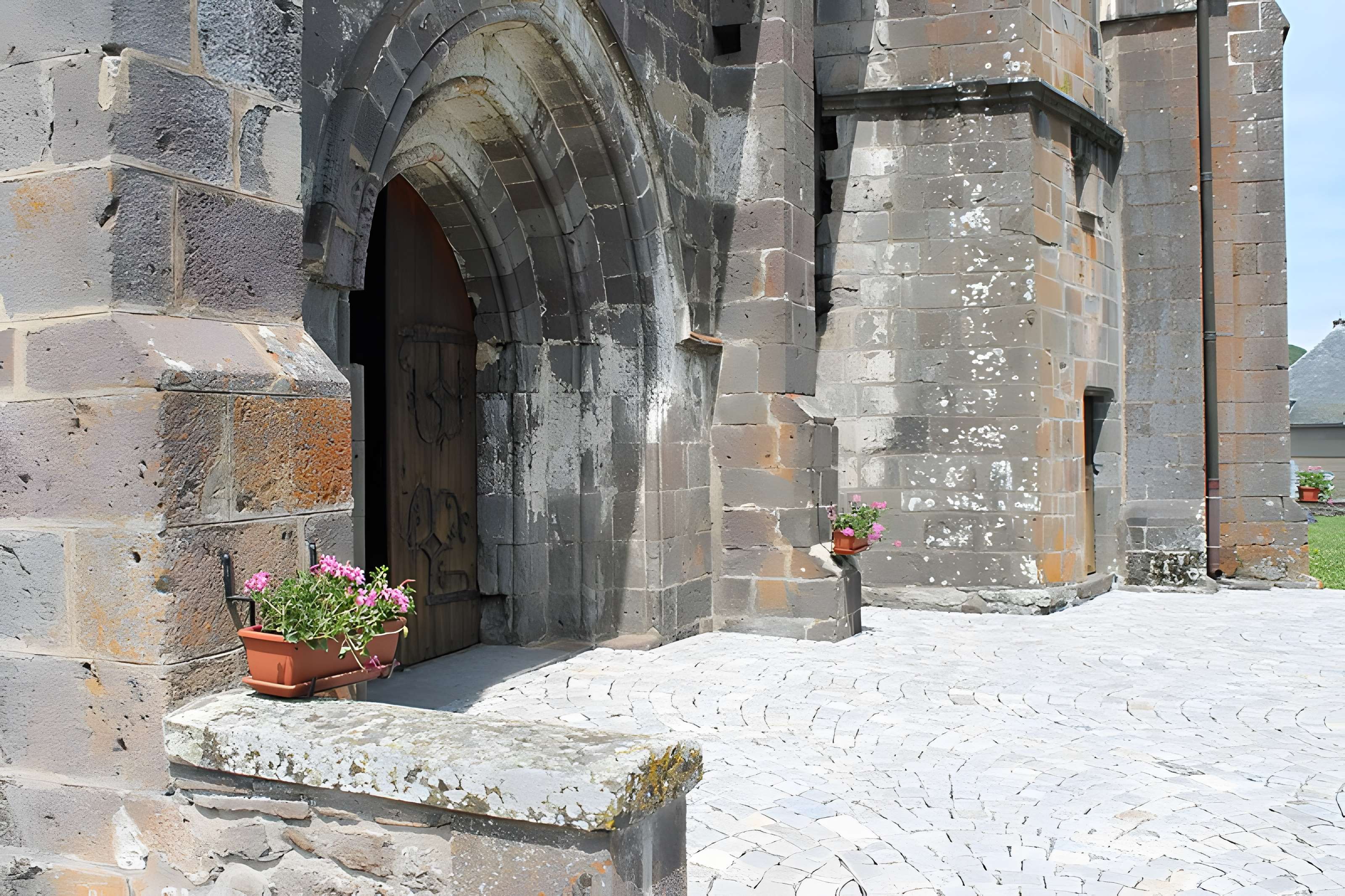 Église Saint-Georges de Compains