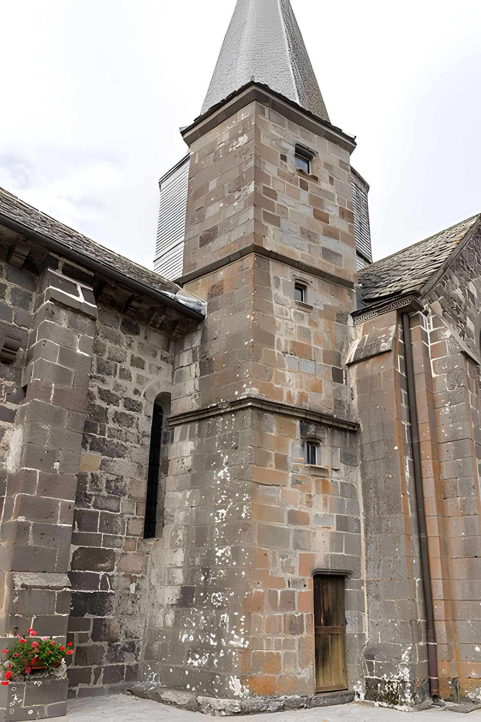 Église Saint-Georges de Compains