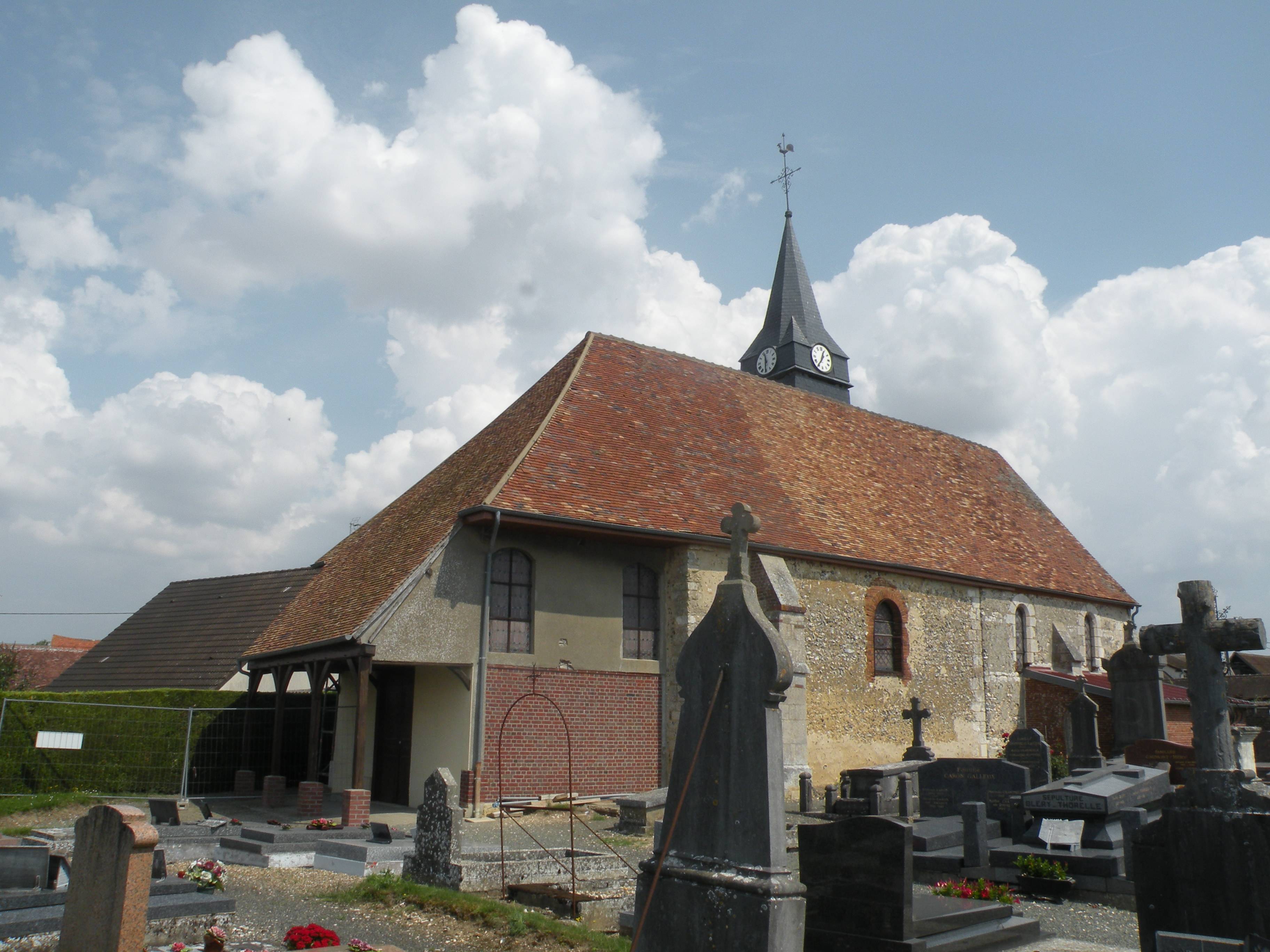 Photo de Kirche St. Nikolaus von Fouquerolles