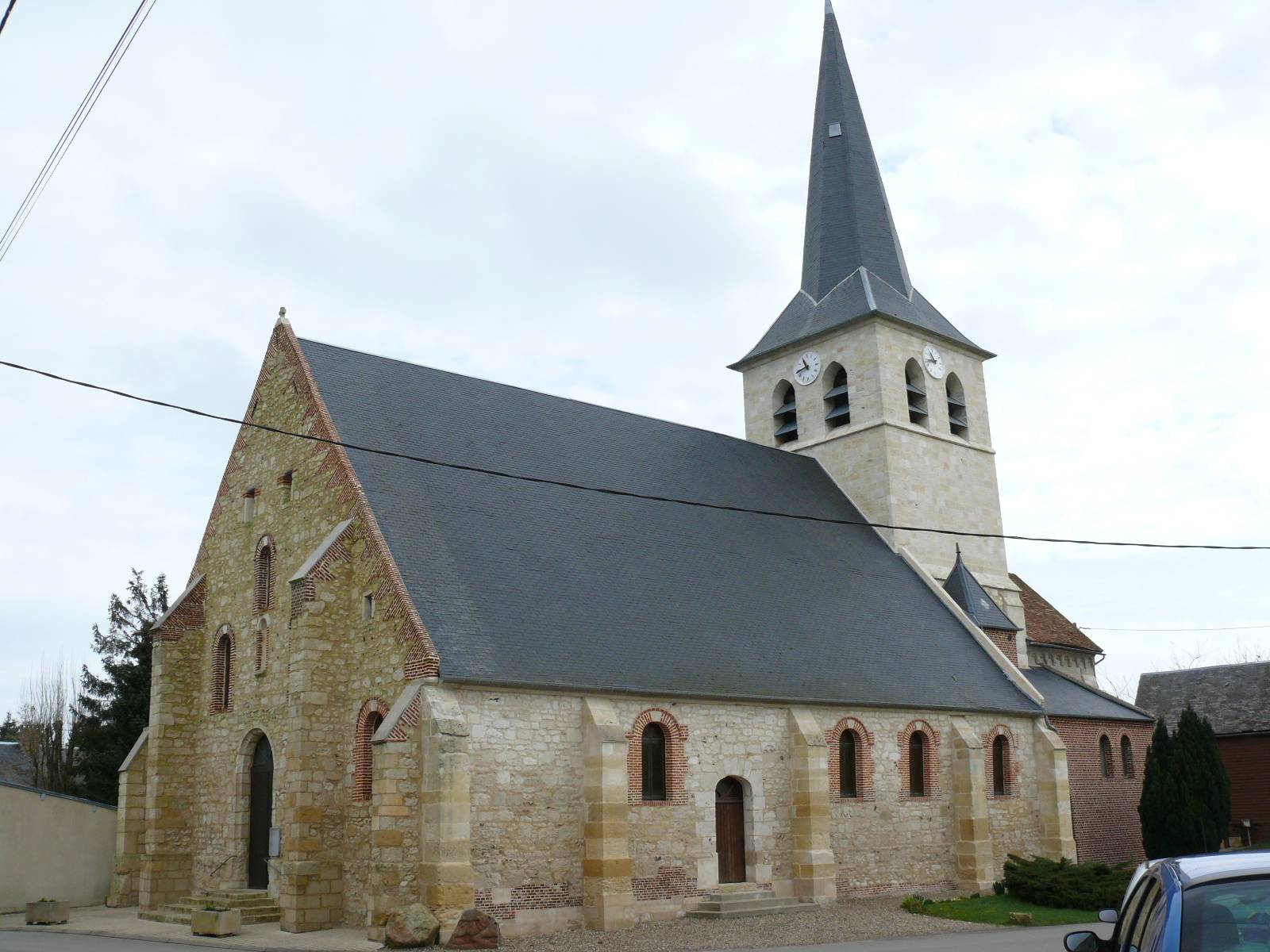 Photo de Notre-Dame-de-la-Nativity Church of Francastel