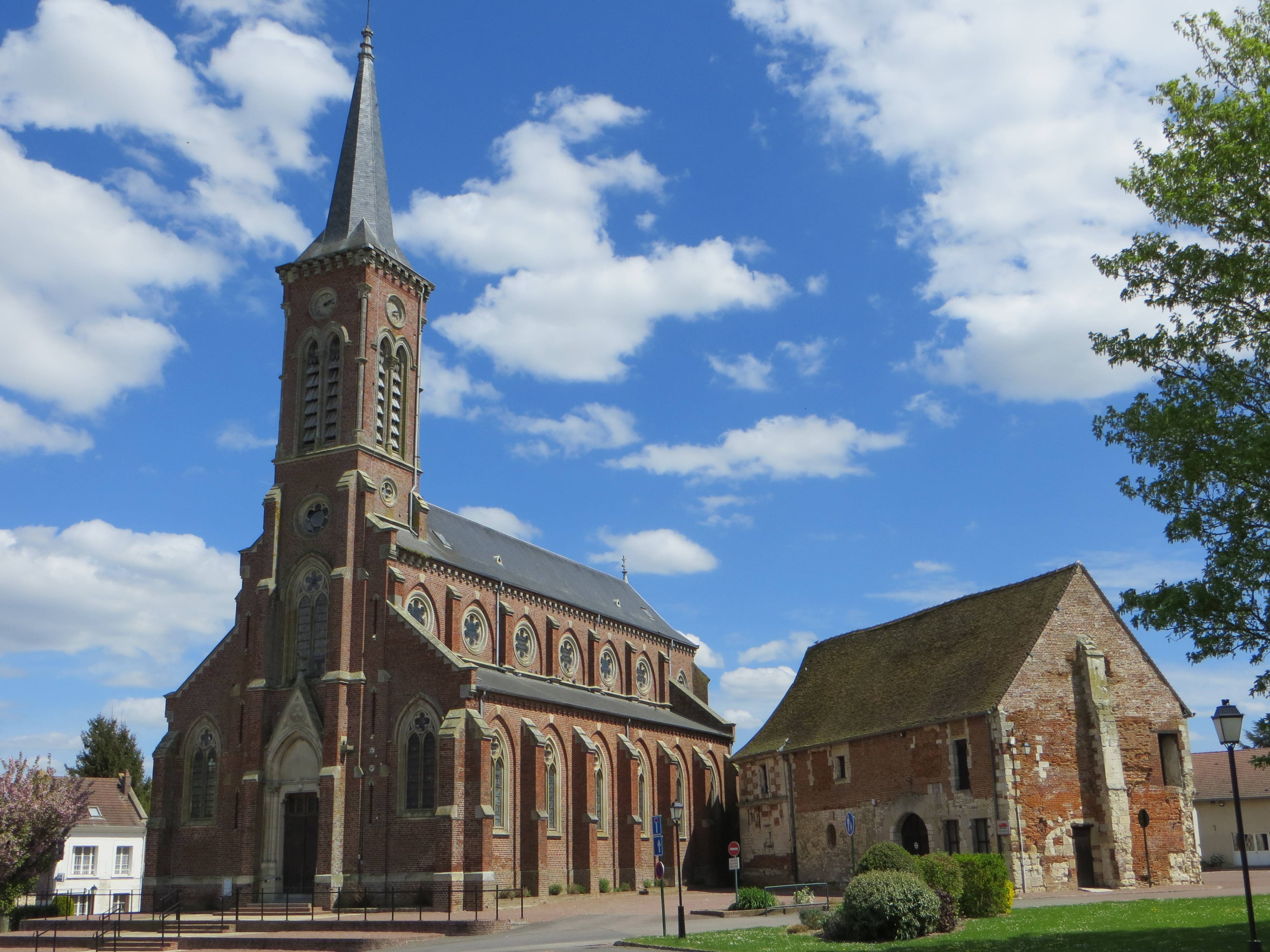 Photo de リューヴィルの聖ハイル教会