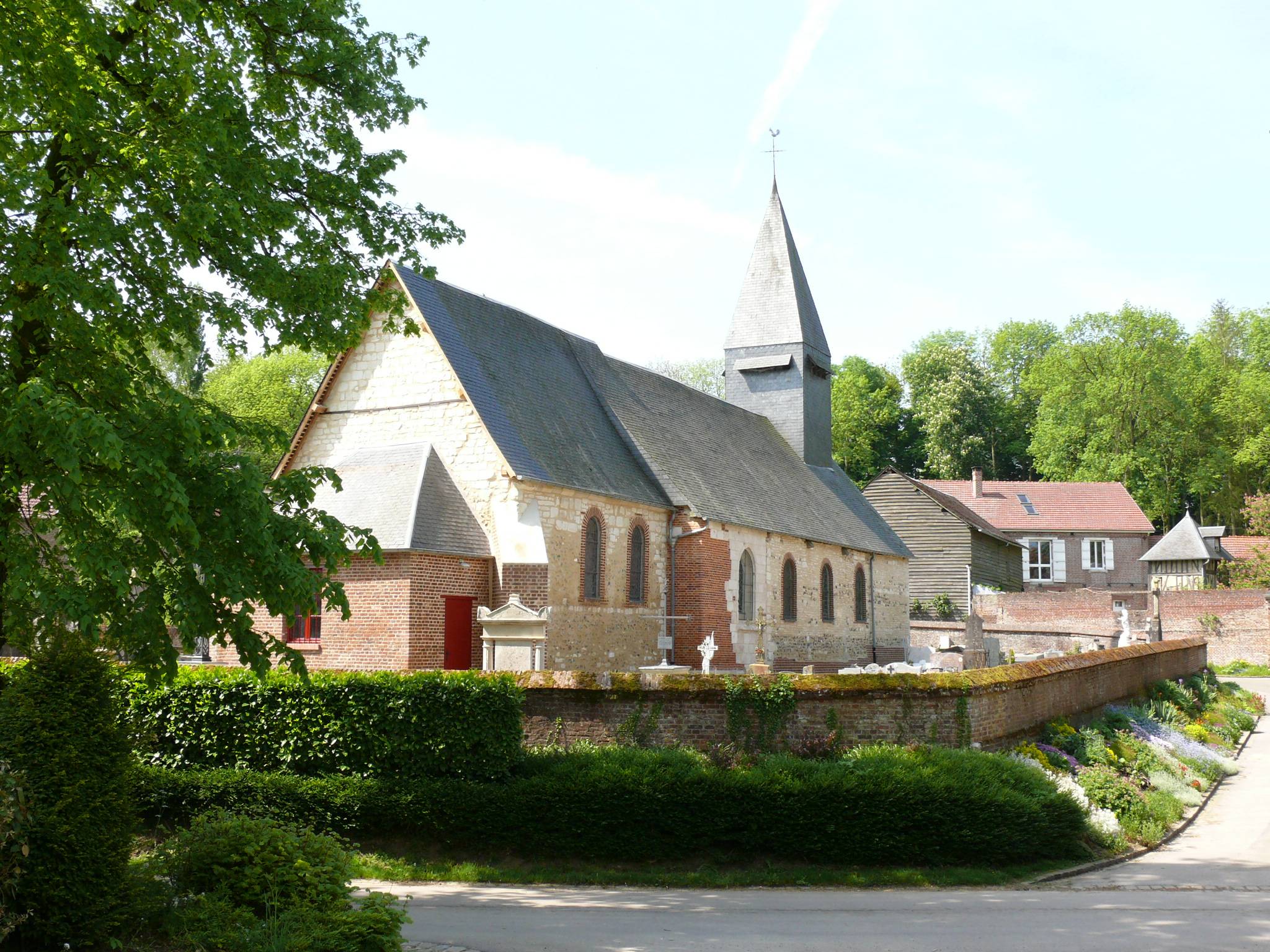 Photo de Kerk van Saint-Nicolas en Saint-Blaise van Oursel-Maison