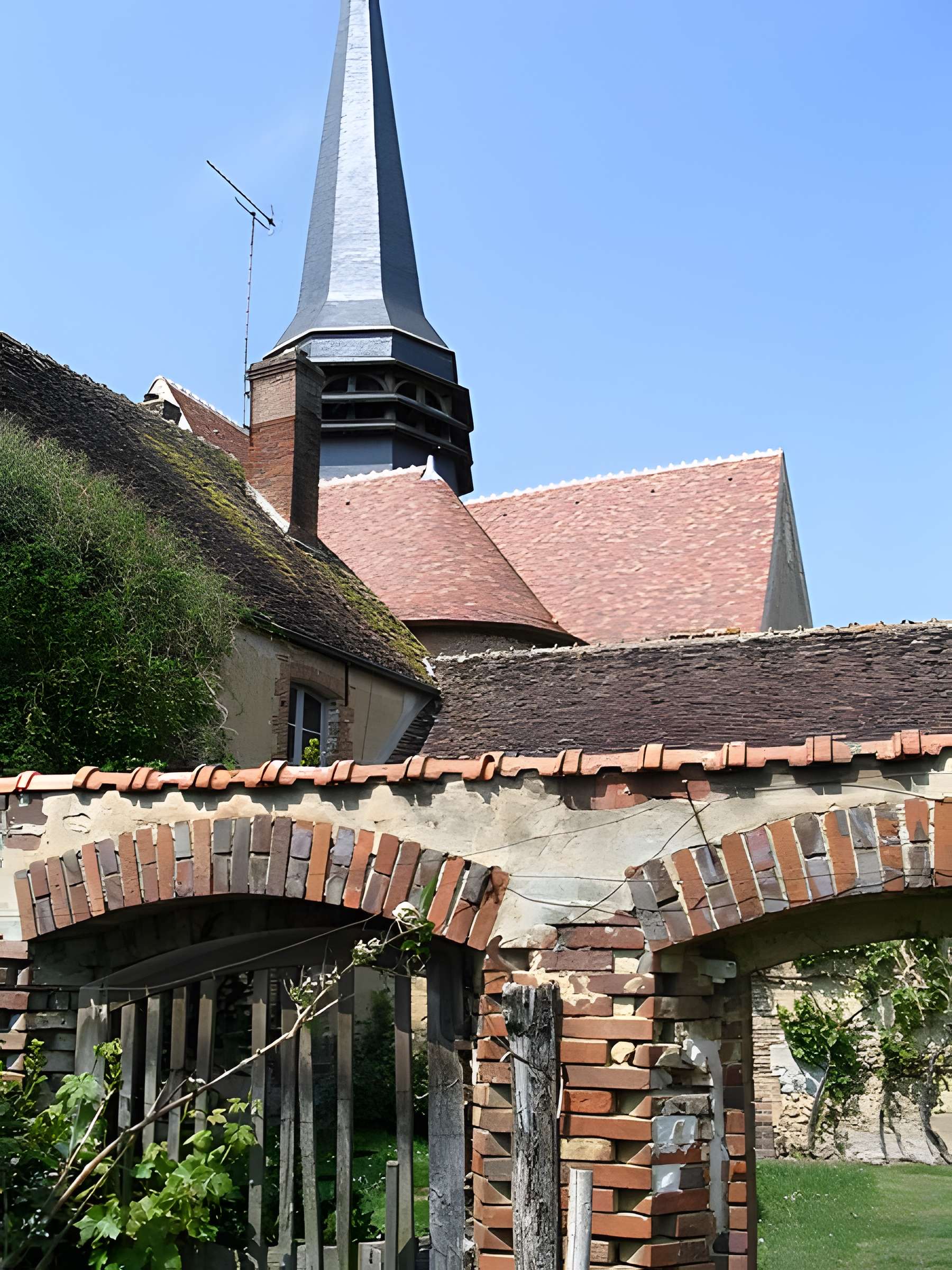 Église Saint-Germain de La Ferté-Loupière