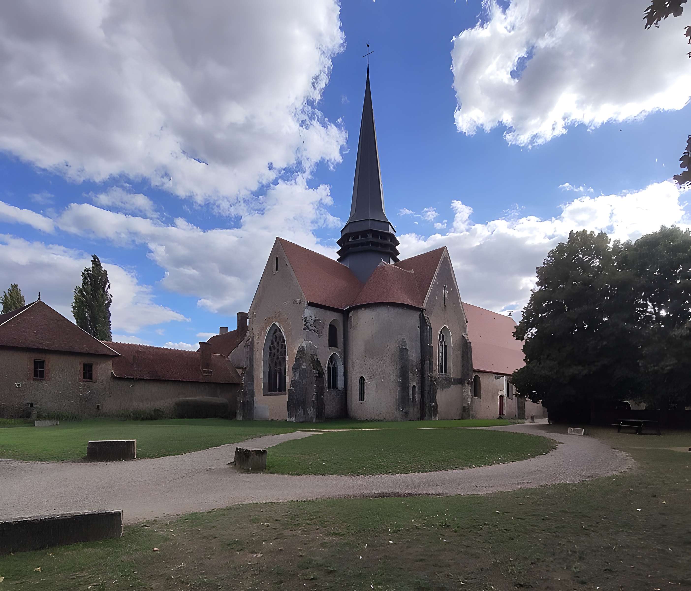 Église Saint-Germain de La Ferté-Loupière