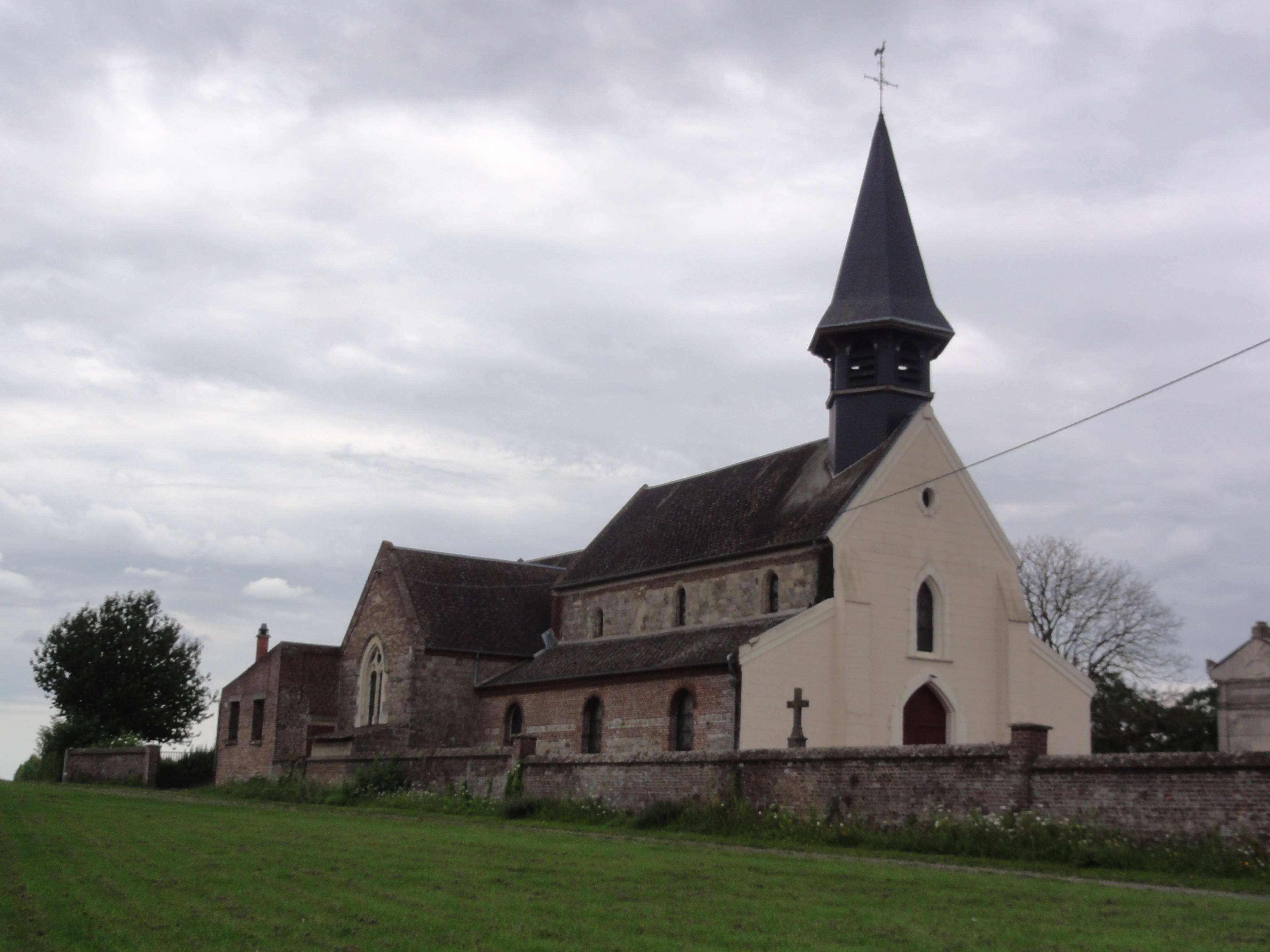Photo de Chiesa della Trinità di Villeselve