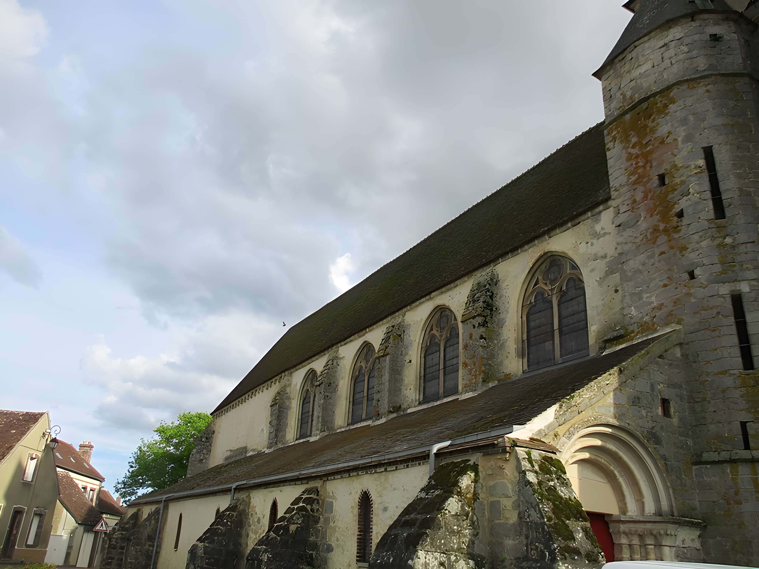 Église Saint-Gervais-et-Saint-Protais de Dixmont