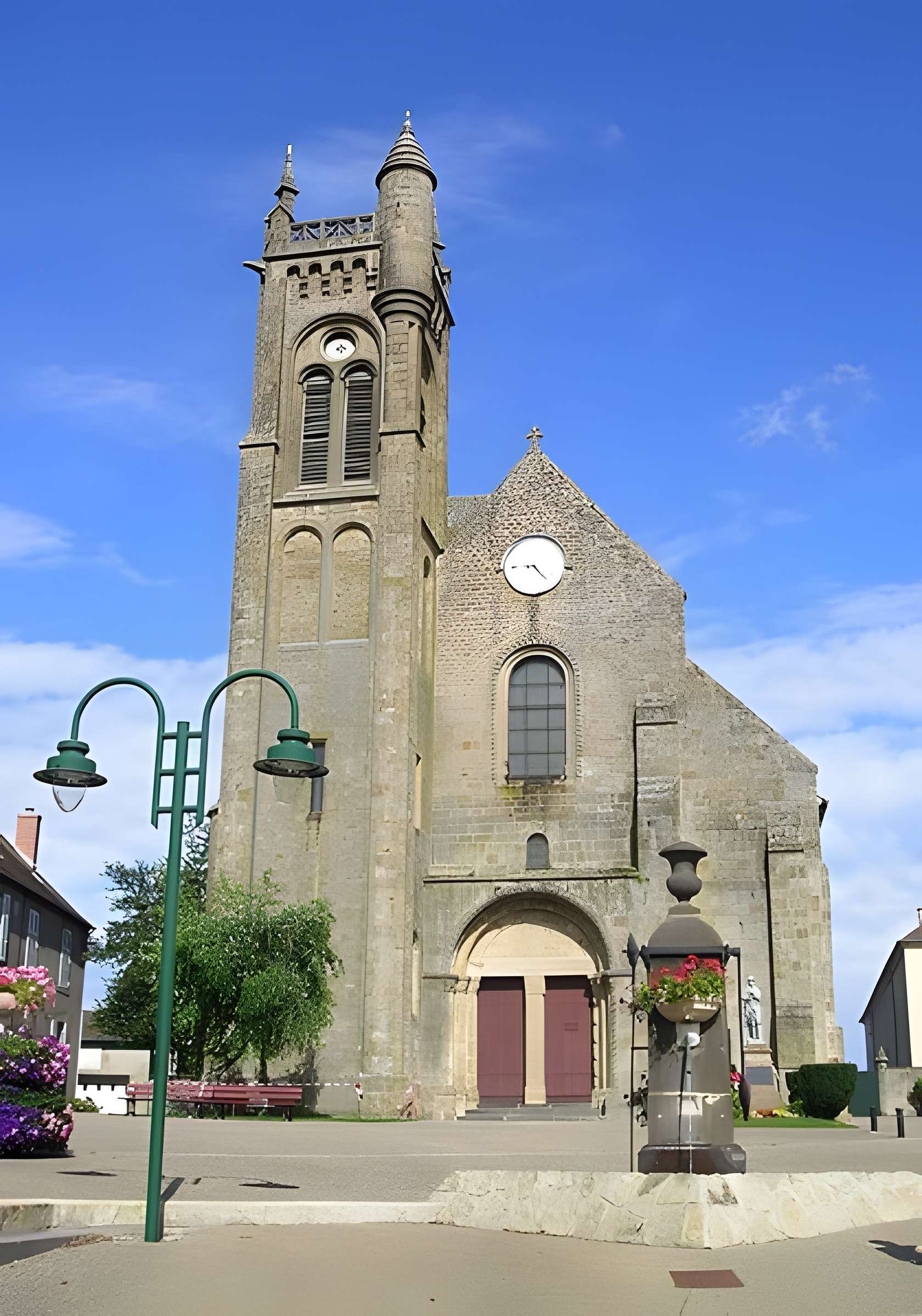 Église Saint-Gervais-et-Saint-Protais du Montet 