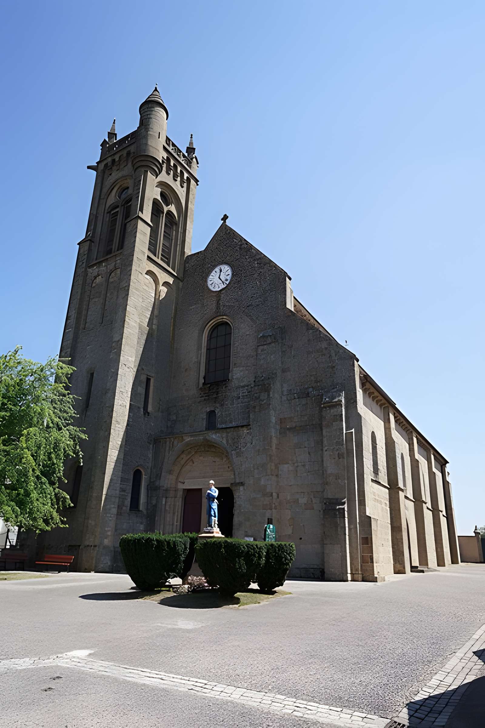 Église Saint-Gervais-et-Saint-Protais du Montet