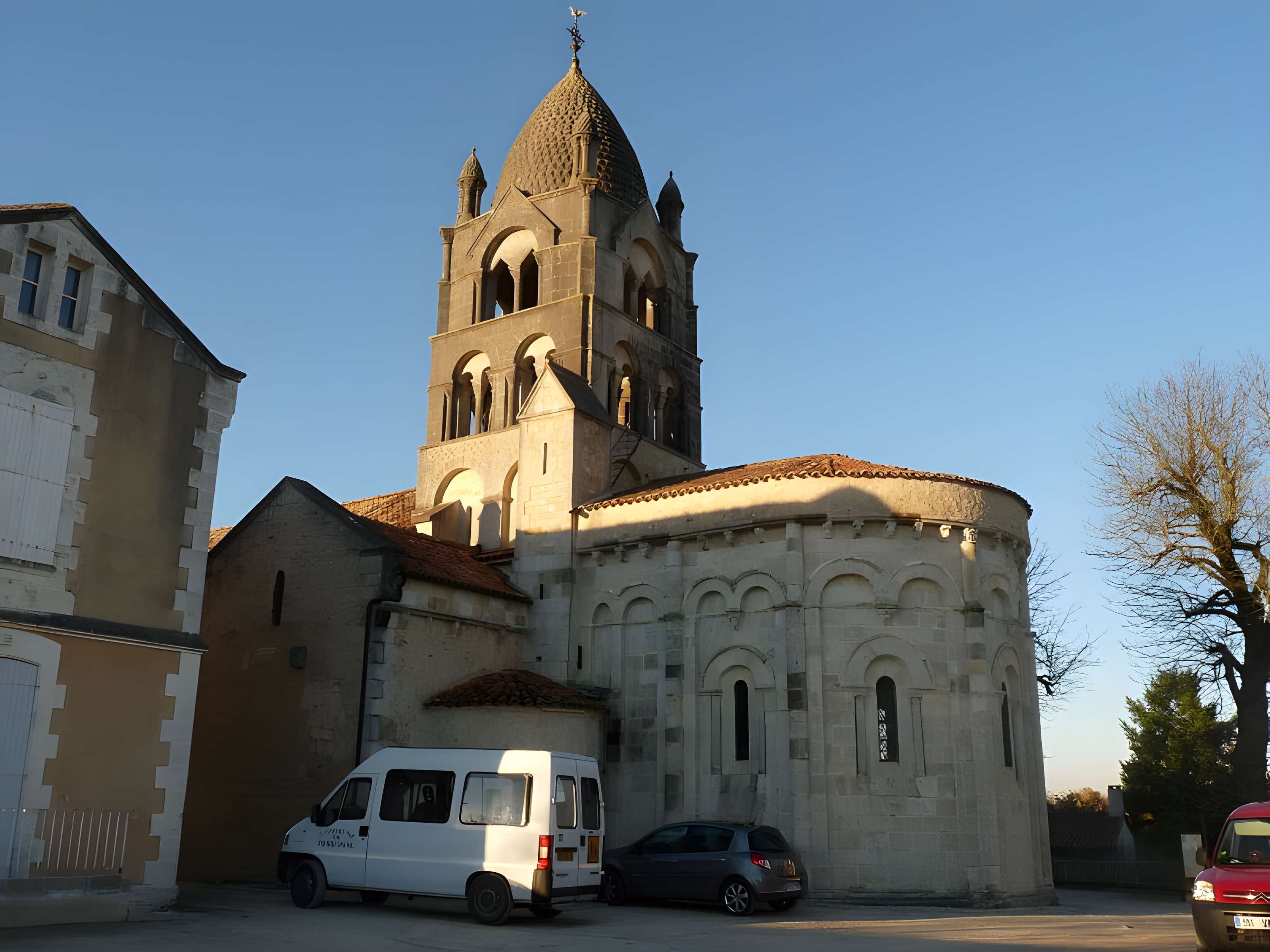 Église Saint-Gervais-Saint-Protais de Pérignac