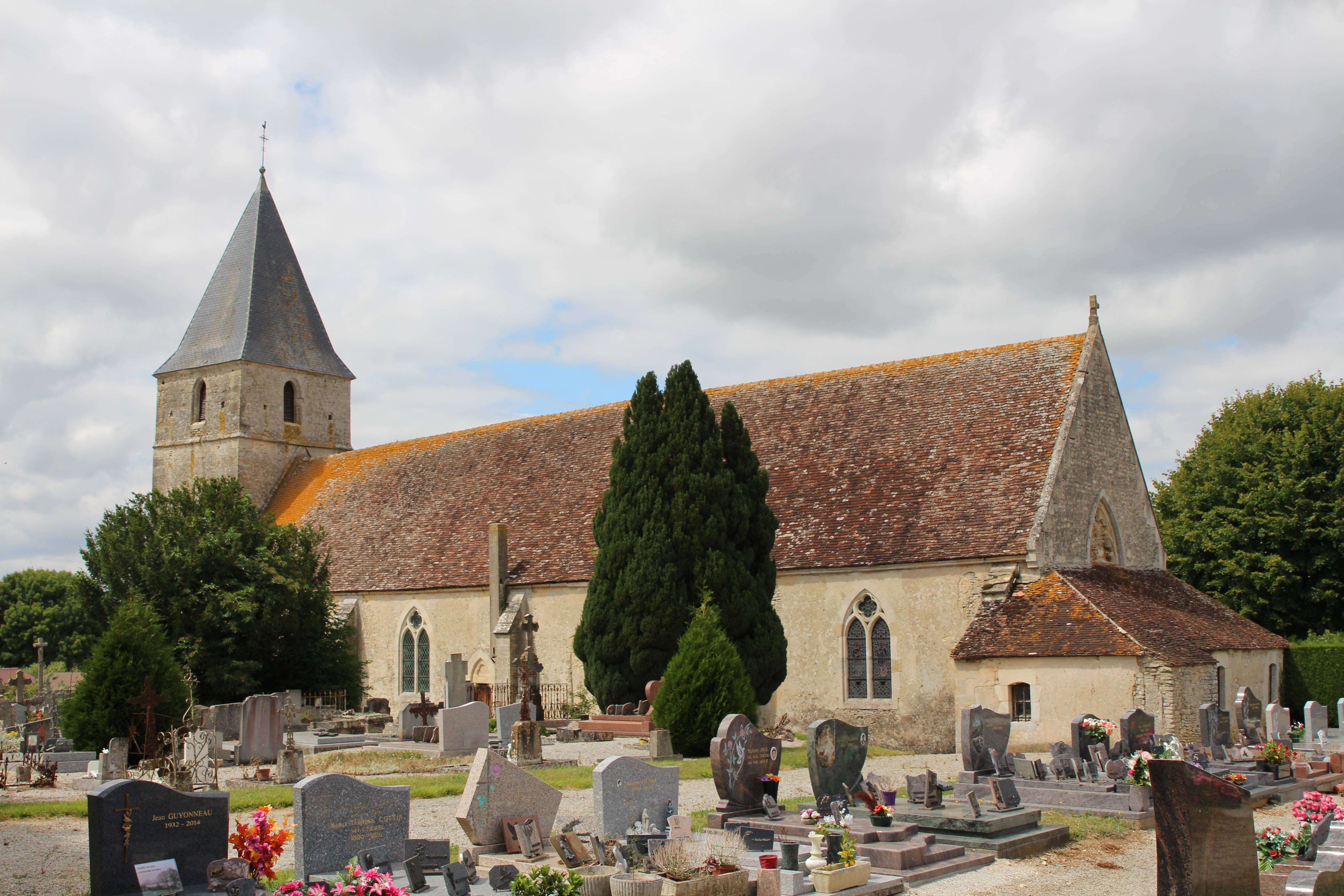 Photo de マケの聖アンビン教会