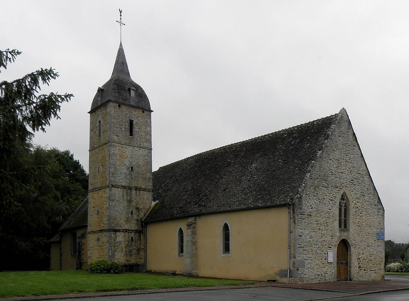 Photo de Saint-Pierre-et-Saint-Paul de Hautecé 教会