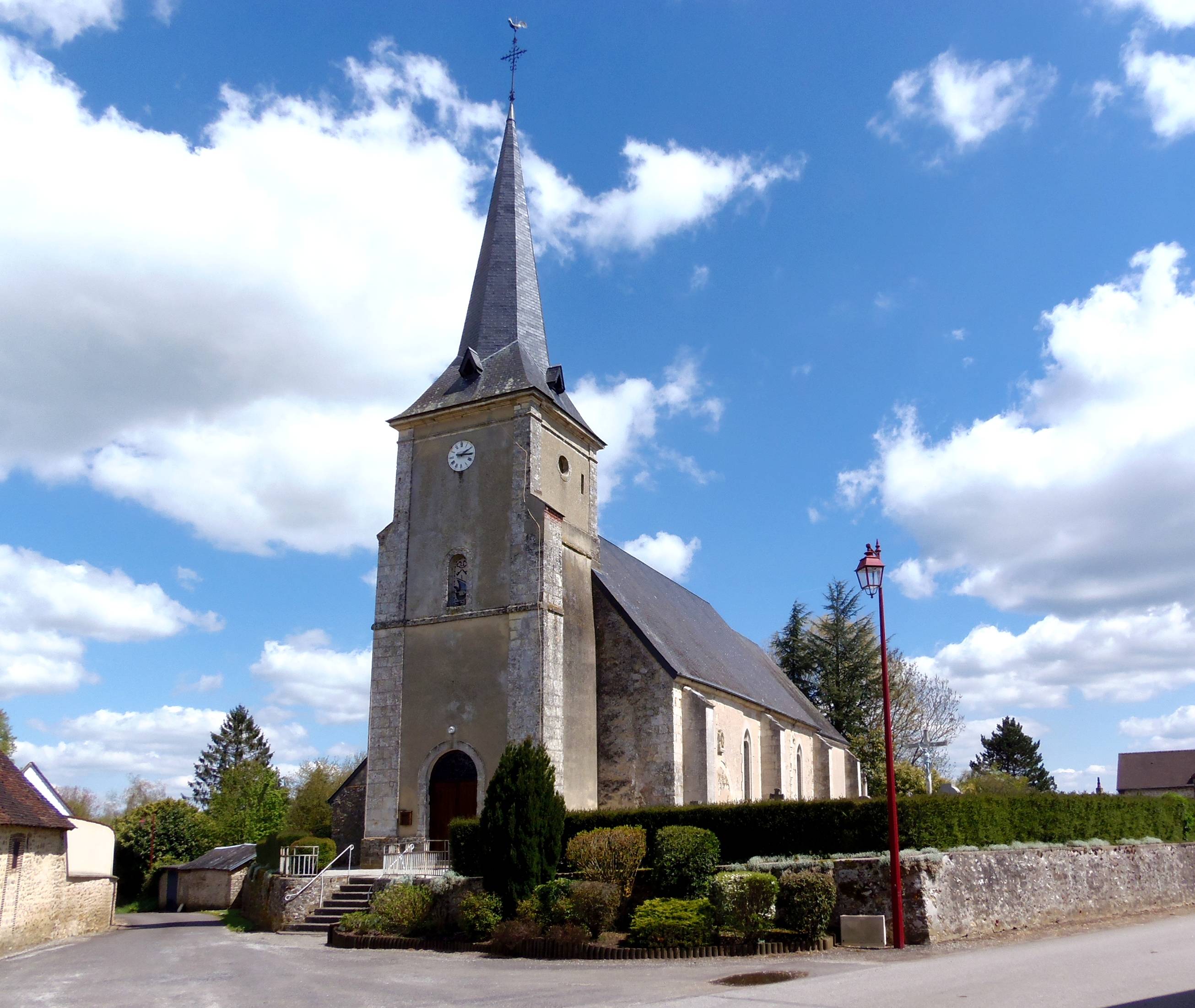 Photo de Saint Pierre de Montchevrel Church