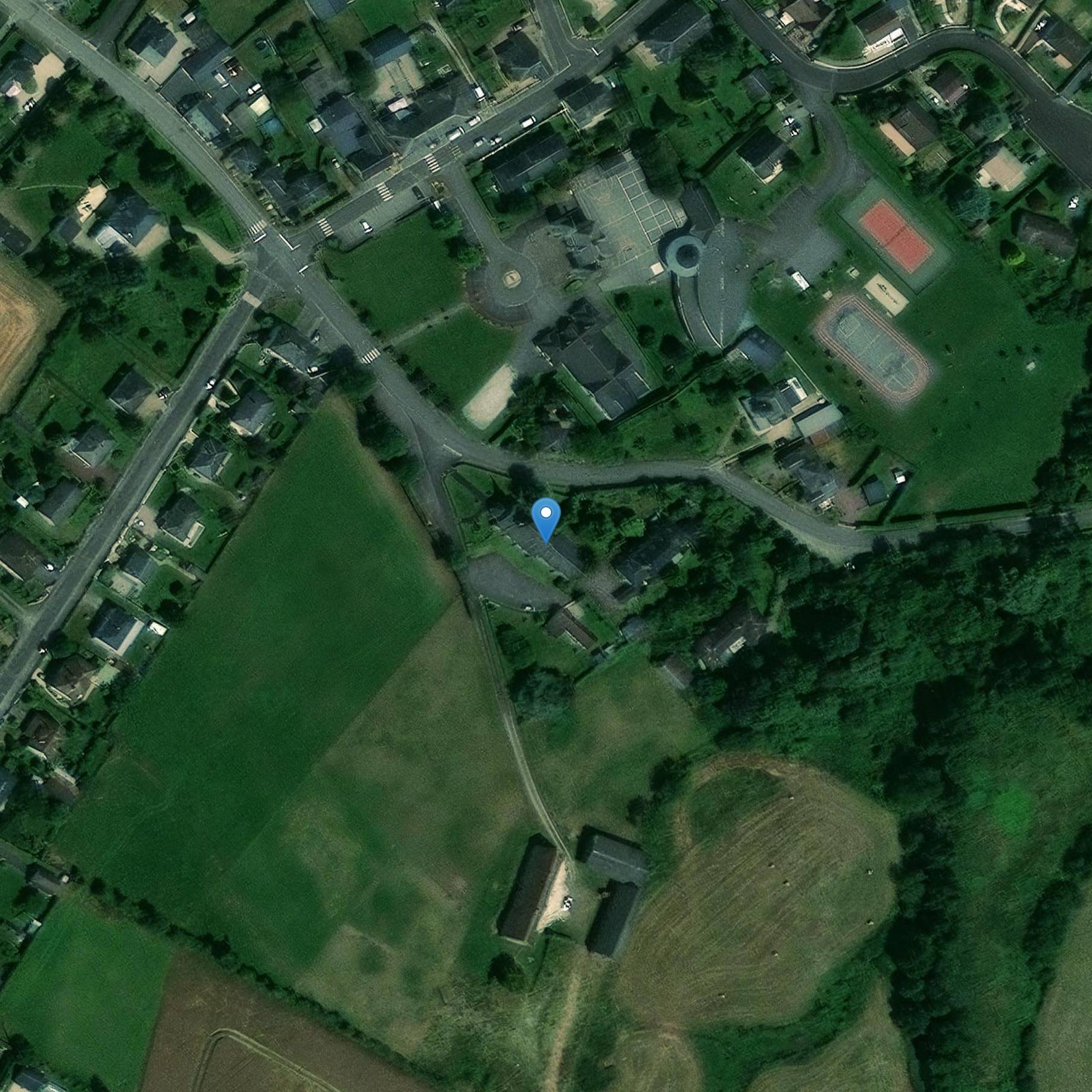 Photo de 伊通河畔圣欧能教堂