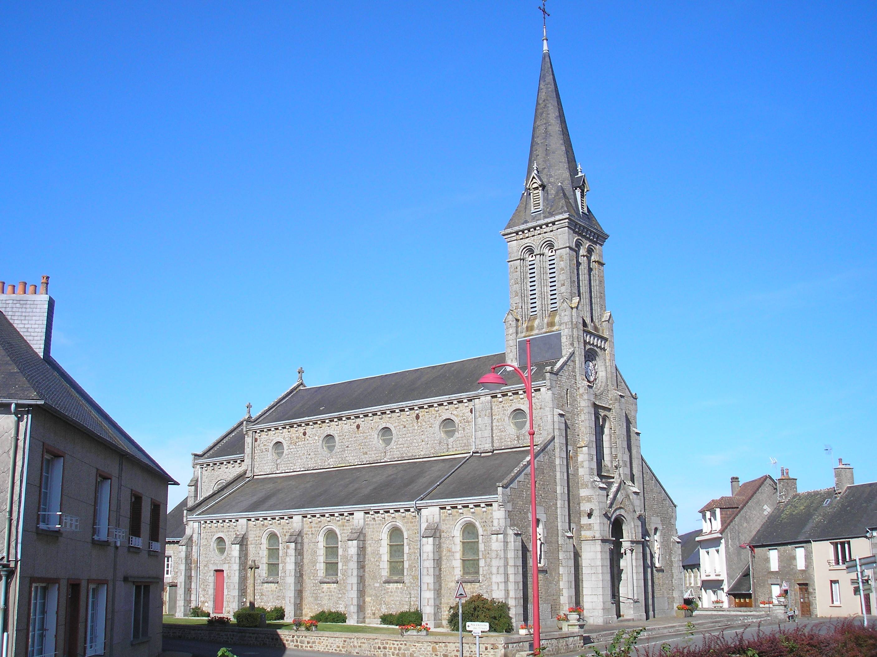 Photo de Église Saint-Paul de Saint-Paul (Orne)
