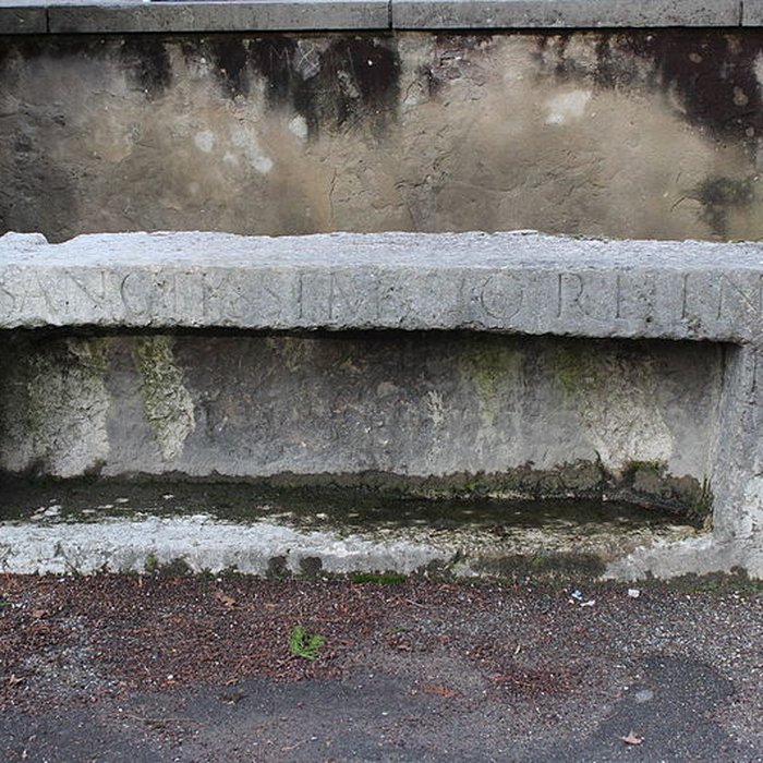 Photo de Eglise Saint-Irénée et calvaire