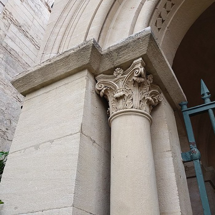 Photo de Eglise Saint-Irénée et calvaire