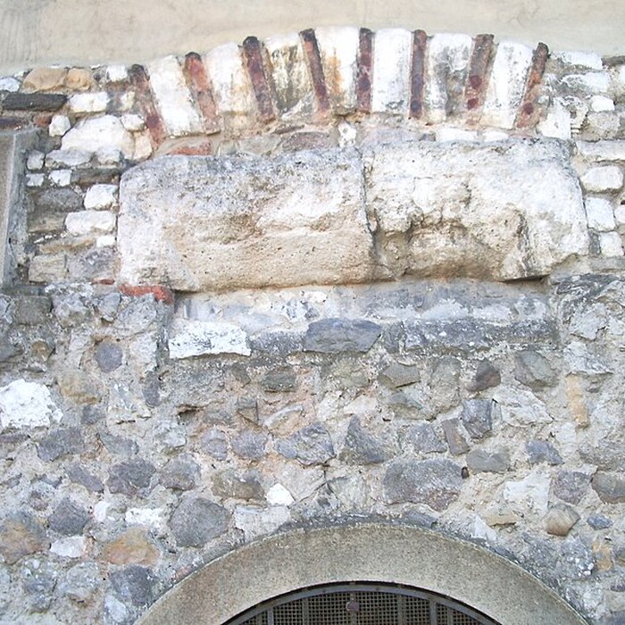 Photo de Eglise Saint-Irénée et calvaire