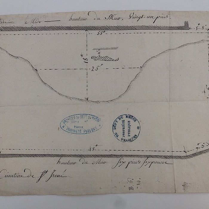 Photo de Eglise Saint-Irénée et calvaire