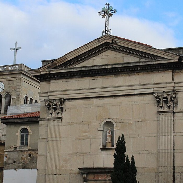 Photo de Eglise Saint-Irénée et calvaire