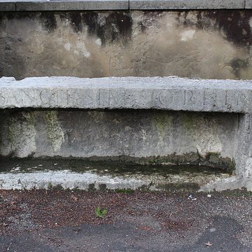Eglise Saint-Irénée et calvaire