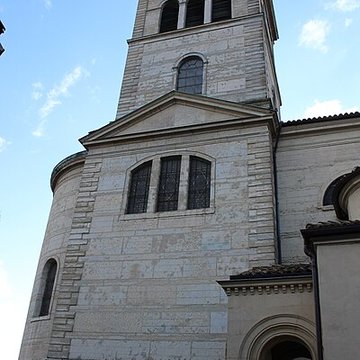Eglise Saint-Irénée et calvaire
