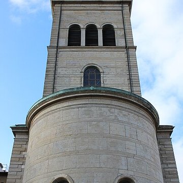 Eglise Saint-Irénée et calvaire