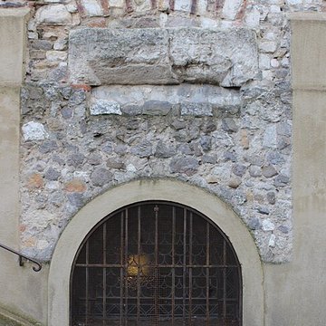 Eglise Saint-Irénée et calvaire