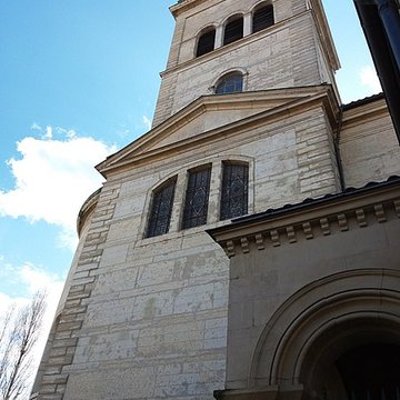 Eglise Saint-Irénée et calvaire