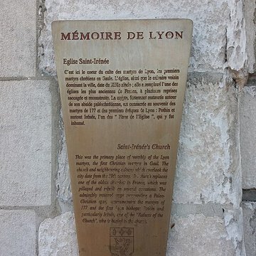 Eglise Saint-Irénée et calvaire