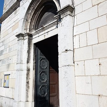 Eglise Saint-Irénée et calvaire
