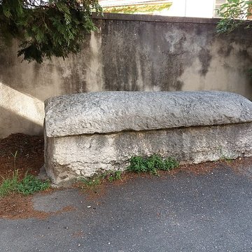 Eglise Saint-Irénée et calvaire