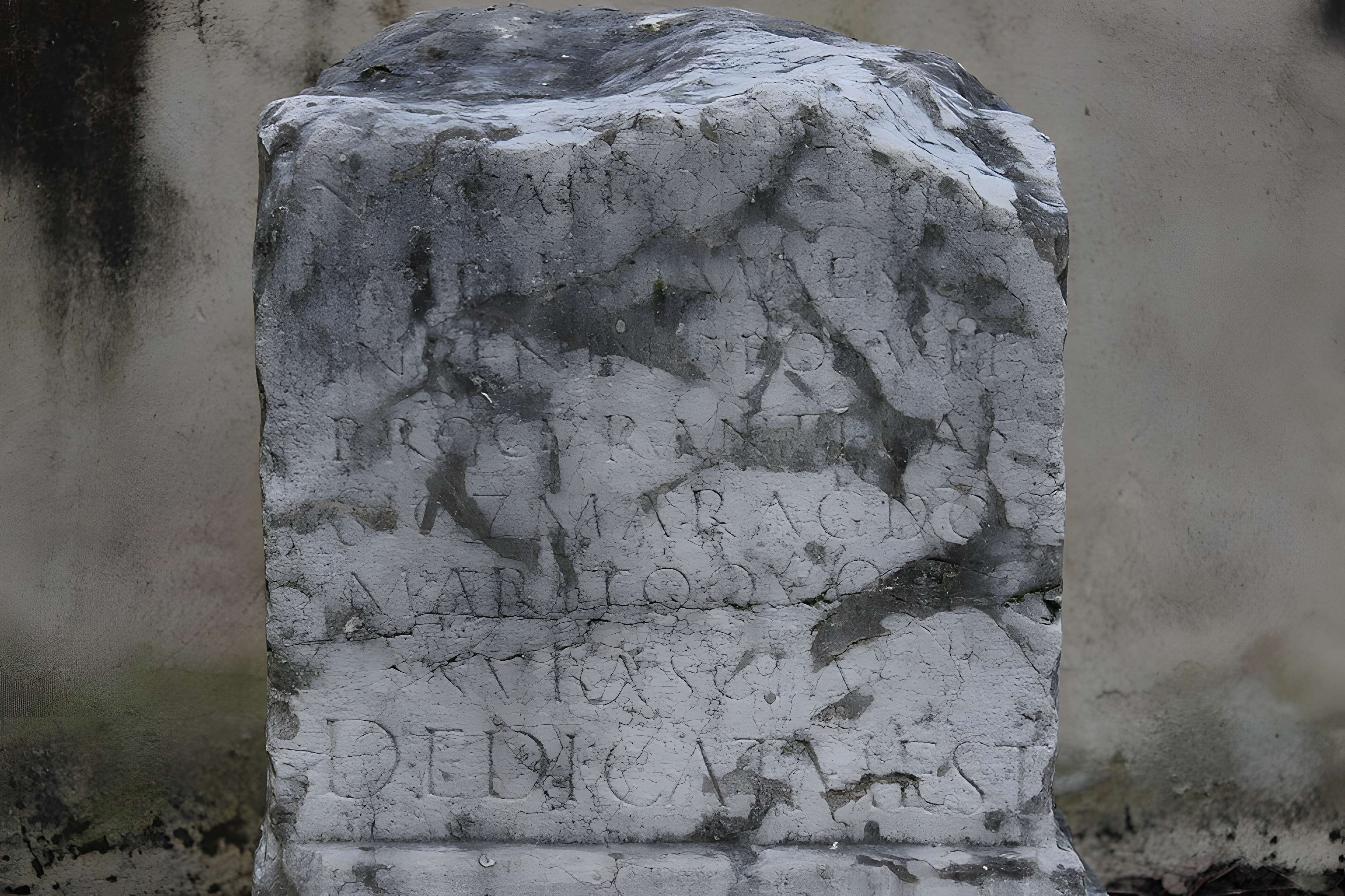 Eglise Saint-Irénée et calvaire